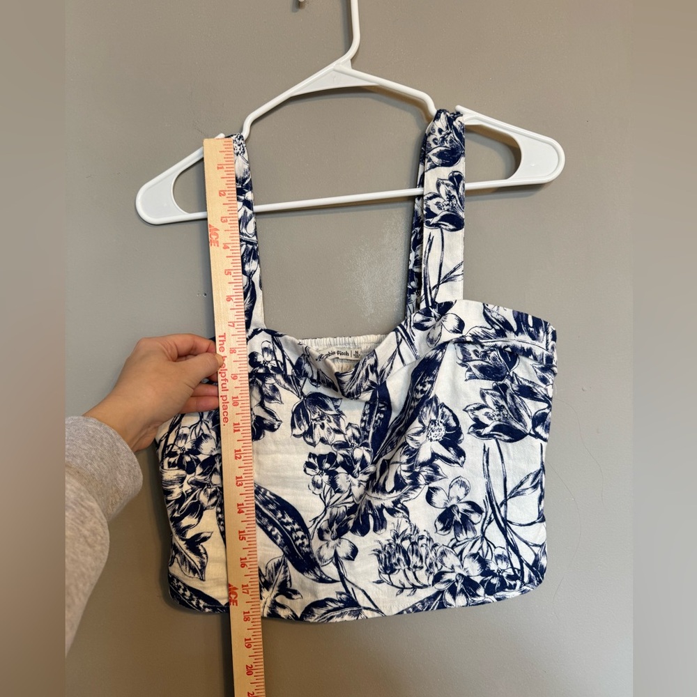 Abercrombie & Fitch Women’s Sweetheart Neck Cropped Print Women's Tank Top - Picture 6 of 10